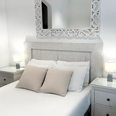 Delightful City Centre Studio Clarendon Apartment - Grand Central House ジブラルタル エクステリア 写真