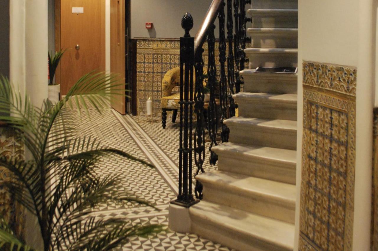 Delightful City Centre Studio Clarendon Apartment - Grand Central House ジブラルタル エクステリア 写真