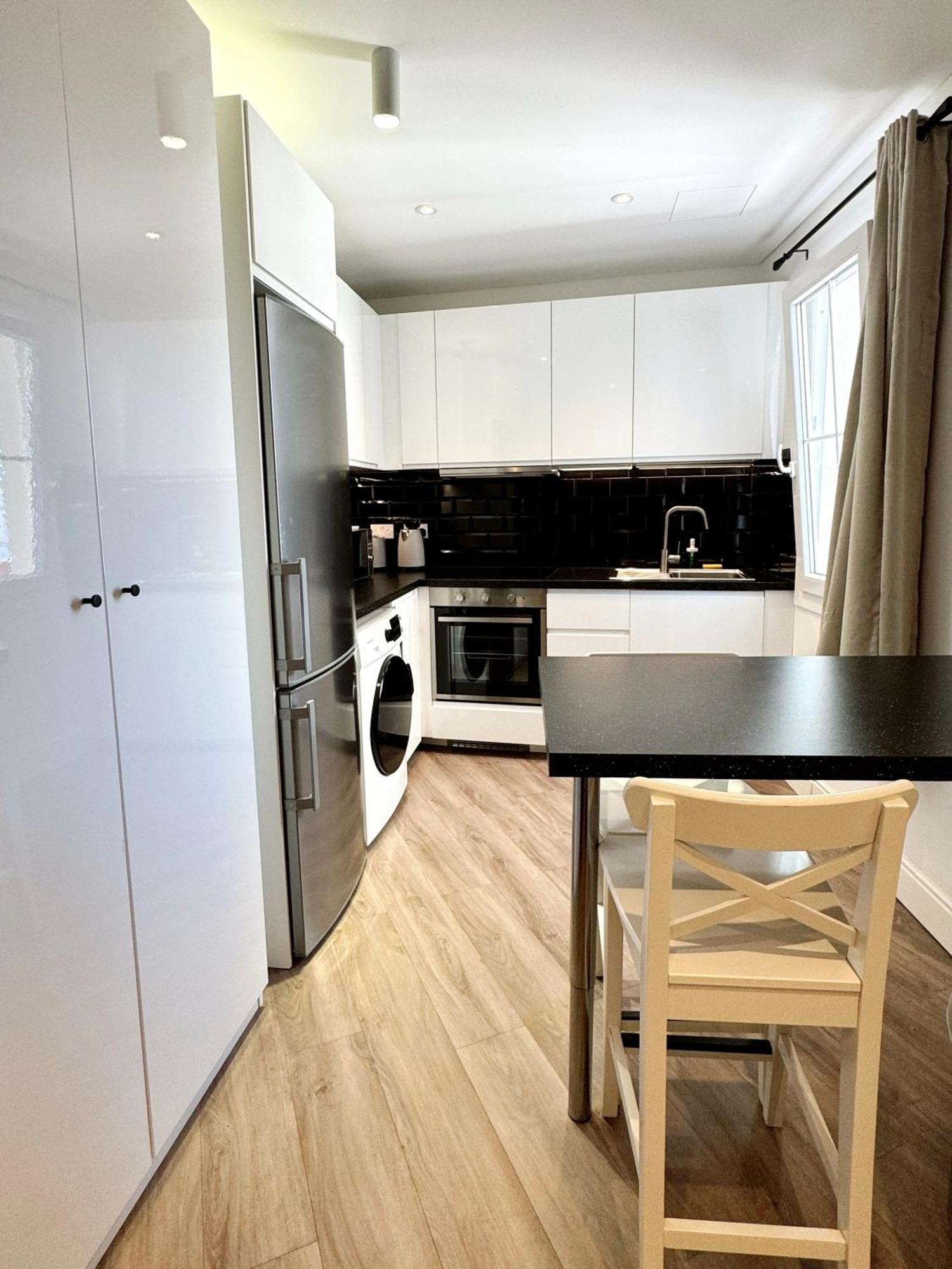 Delightful City Centre Studio Clarendon Apartment - Grand Central House ジブラルタル エクステリア 写真